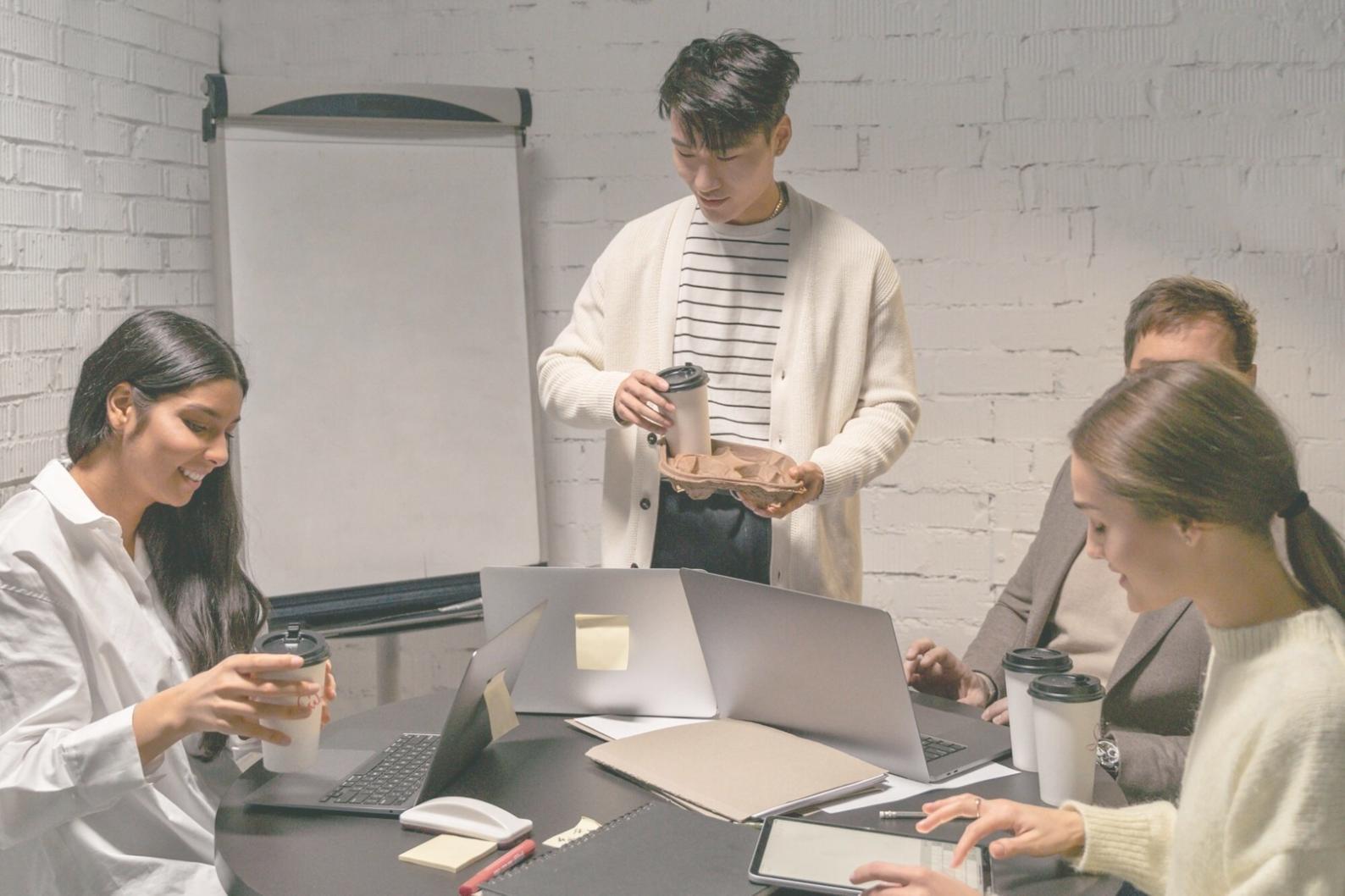 Detailed financial variance analysis chart showing monthly budget tracking